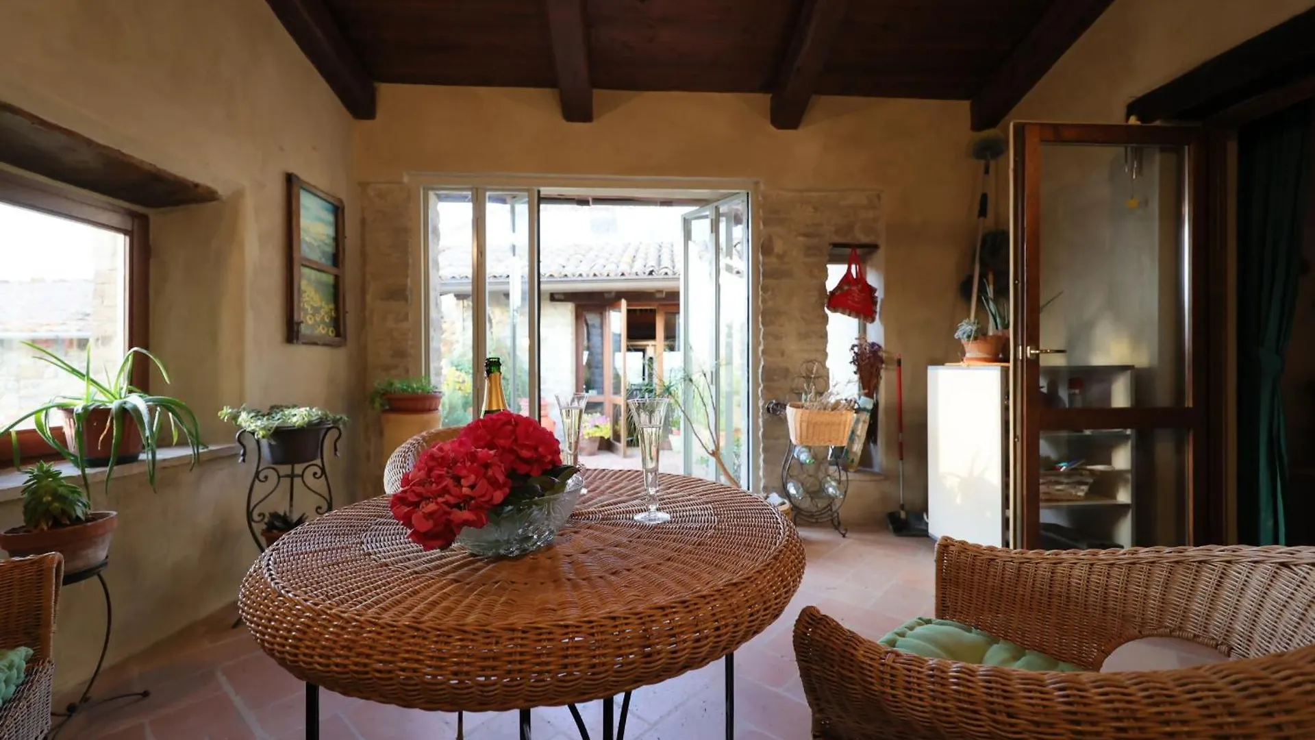 Splendida Casa In Sasso In Borgo Villa Canossa Tatil Evi
